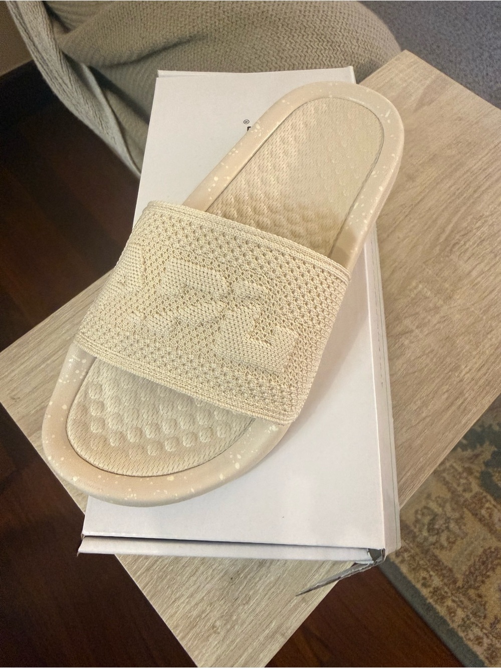 NWT APL Women's Cream Slide Sandal size 5